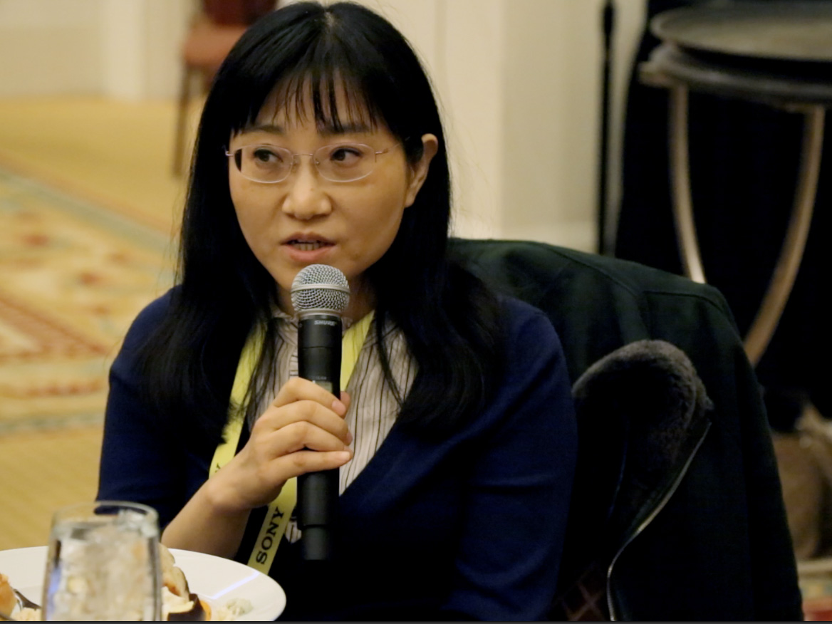 新智元杨静:中国汽车技术与美国比并不差 或有弯道超车机会